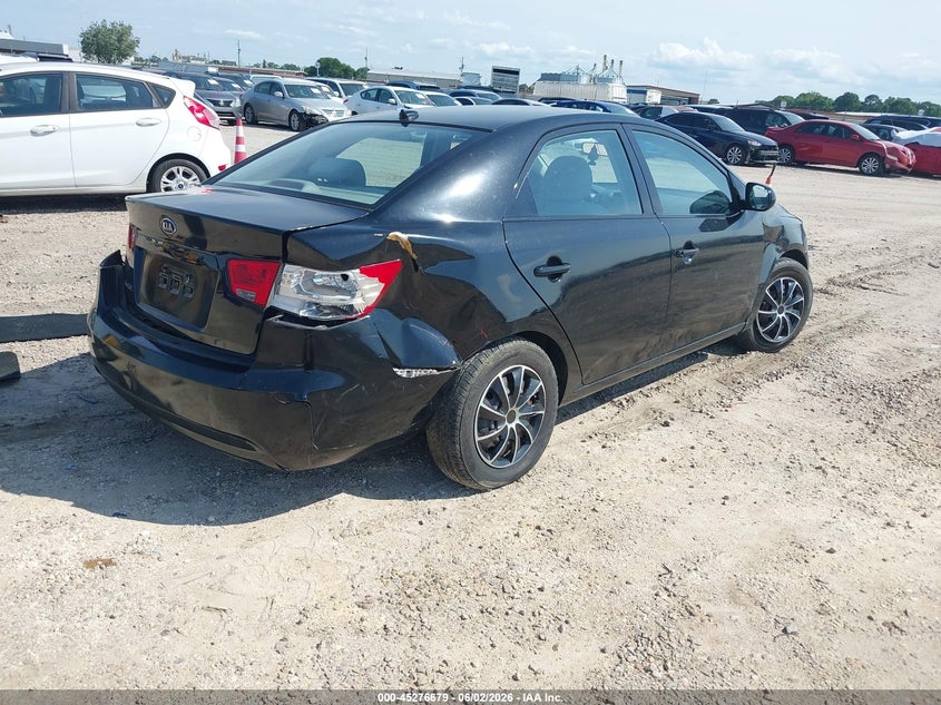 2010 Kia Forte VIN KNAFT4A2XA5846503 IAAI salvage auction — SIDE, Salvage (Alabama), sold $350 on 2026-07-14 (photo 4)