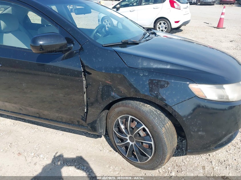 2010 Kia Forte VIN KNAFT4A2XA5846503 IAAI salvage auction — SIDE, Salvage (Alabama), sold $350 on 2026-07-14 (photo 6)