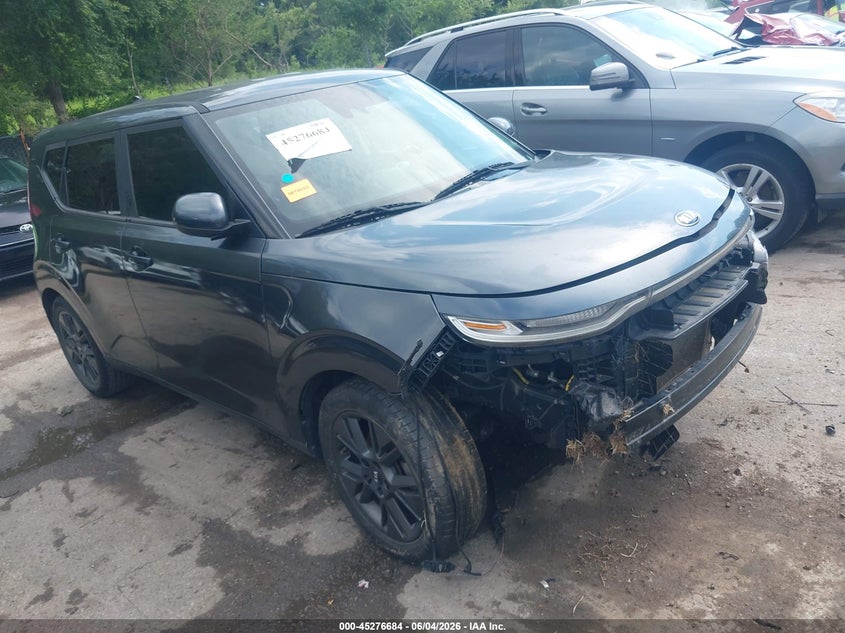 2020 Kia Soul VIN KNDJ33AU6L7717268 IAAI salvage auction — LEFT SIDE, Salvage Title, sold $1,600 on 2026-07-08 (photo 1)