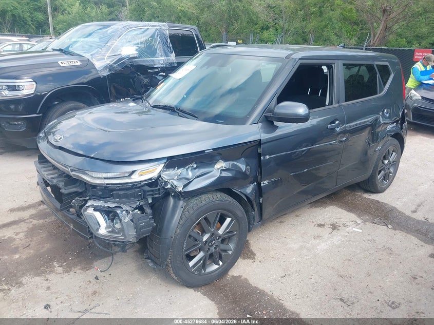 2020 Kia Soul VIN KNDJ33AU6L7717268 IAAI salvage auction — LEFT SIDE, Salvage Title, sold $1,600 on 2026-07-08 (photo 2)