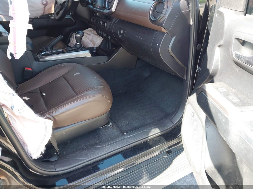 2016 Toyota Tacoma VIN 5TFGZ5AN2GX018903 IAAI salvage auction — FRONT END, Salvage Title, sold $8,300 on 2026-07-30 (photo 5)