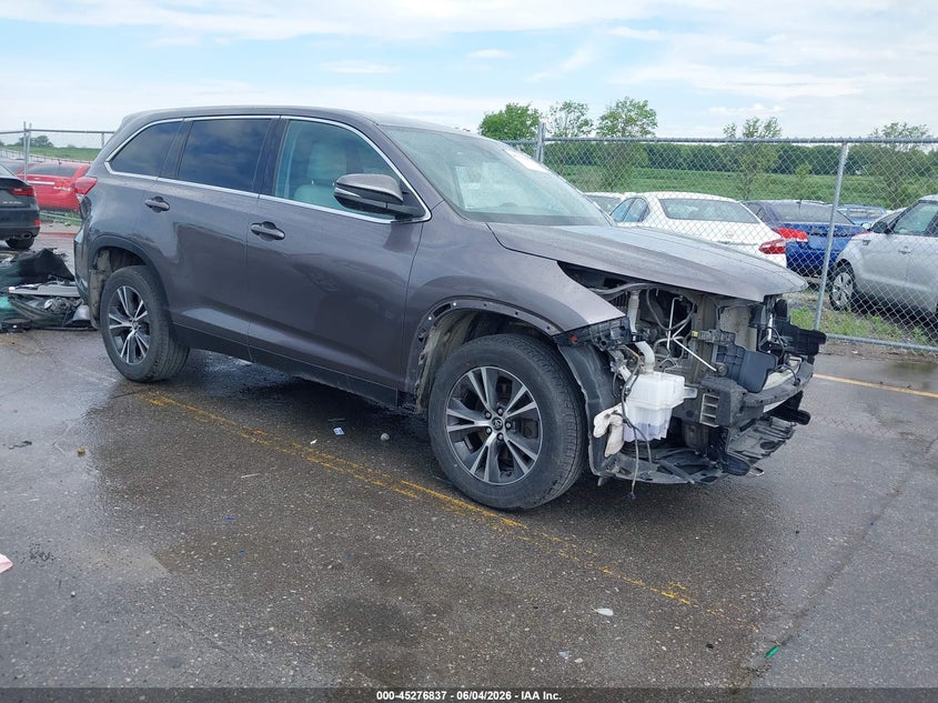 2019 Toyota Highlander VIN 5TDBZRFH5KS960334 IAAI salvage auction — FRONT END, Salvage (Iowa), sold $5,200 on 2026-07-07 (photo 1)