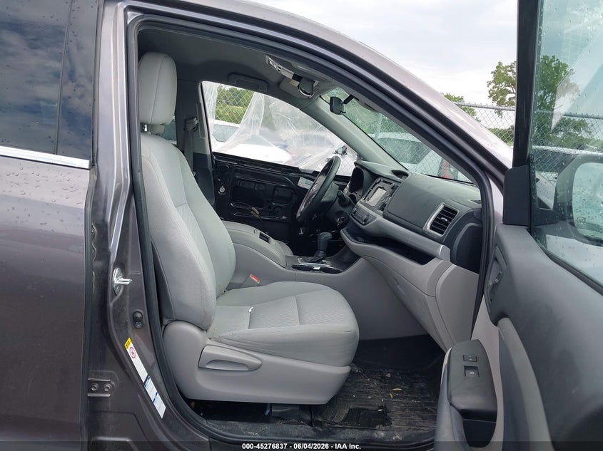 2019 Toyota Highlander VIN 5TDBZRFH5KS960334 IAAI salvage auction — FRONT END, Salvage (Iowa), sold $5,200 on 2026-07-07 (photo 5)
