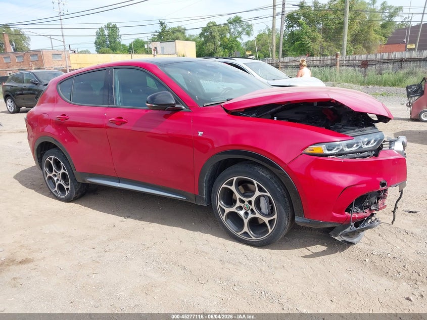 2024 Alfa romeo Tonale VIN ZASPATCW2R3059290 IAAI salvage auction — FRONT END, Salvage Title, sold $5,550 on 2026-08-13 (photo 1)