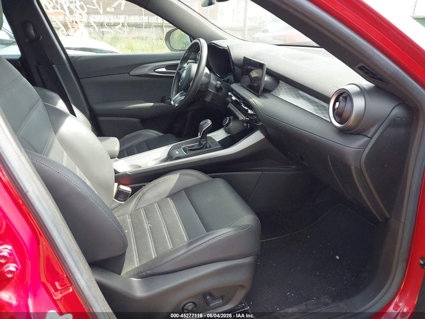 2024 Alfa romeo Tonale VIN ZASPATCW2R3059290 IAAI salvage auction — FRONT END, Salvage Title, sold $5,550 on 2026-08-13 (photo 5)
