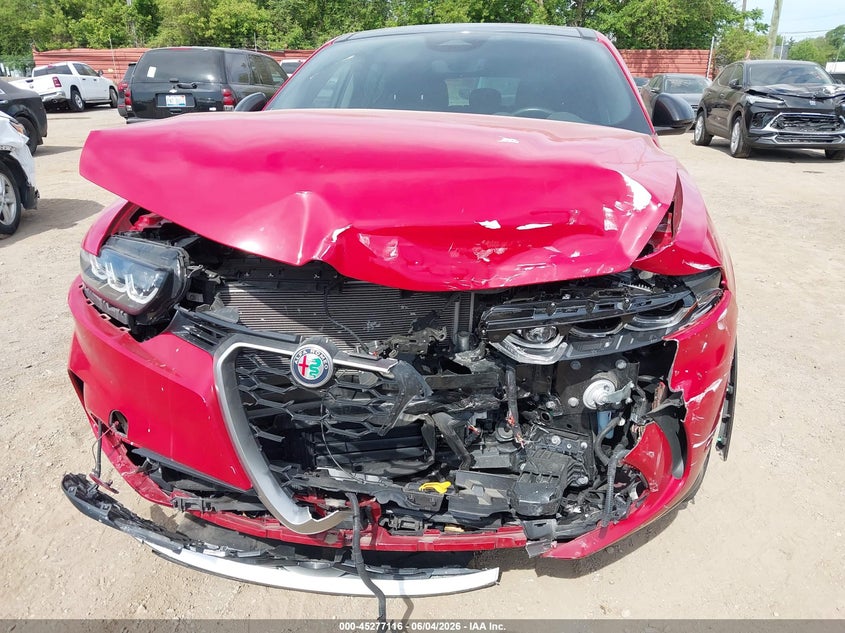 2024 Alfa romeo Tonale VIN ZASPATCW2R3059290 IAAI salvage auction — FRONT END, Salvage Title, sold $5,550 on 2026-08-13 (photo 6)