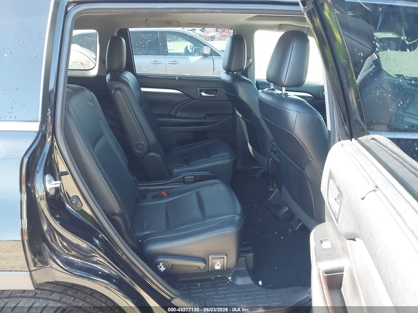 2018 Toyota Highlander VIN 5TDJZRFH7JS879183 IAAI salvage auction — LEFT FRONT, Salvage Title, sold $8,000 on 2026-07-21 (photo 8)