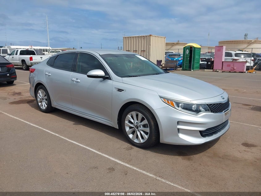 2017 Kia Optima VIN 5XXGU4L32HG159760 IAAI salvage auction — NORMAL WEAR, Clear (Hawaii), sold $825 on 2026-07-28 (photo 1)