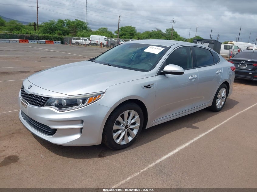 2017 Kia Optima VIN 5XXGU4L32HG159760 IAAI salvage auction — NORMAL WEAR, Clear (Hawaii), sold $825 on 2026-07-28 (photo 2)