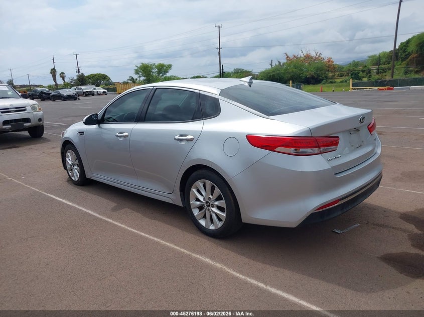 2017 Kia Optima VIN 5XXGU4L32HG159760 IAAI salvage auction — NORMAL WEAR, Clear (Hawaii), sold $825 on 2026-07-28 (photo 3)