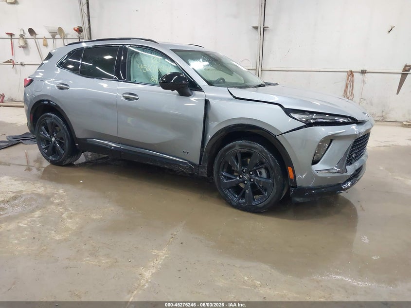 2024 Buick Envision VIN LRBFZPE41RD023568 IAAI salvage auction — RIGHT FRONT, Salvage Title, sold $9,300 on 2026-07-23 (photo 1)
