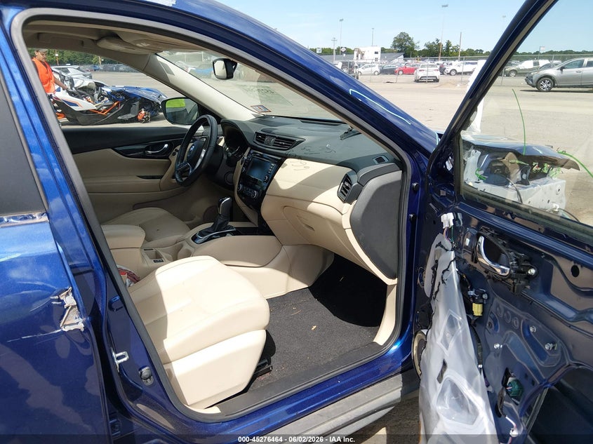 2018 Nissan Rogue VIN JN8AT2MV0JW308236 IAAI salvage auction — RIGHT SIDE, Salvage Title, sold $3,800 on 2026-07-27 (photo 5)