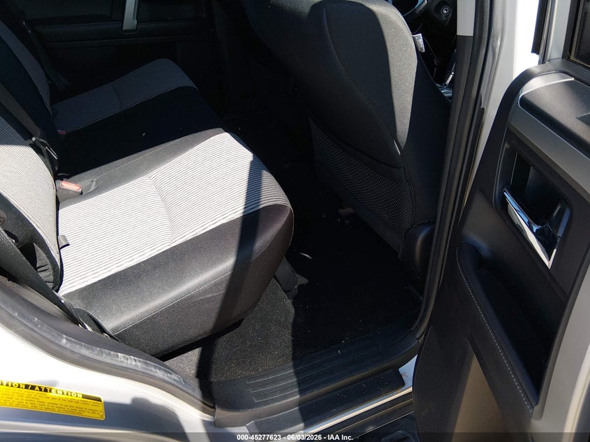 2014 Toyota 4runner VIN JTEBU5JR8E5156526 IAAI salvage auction — RIGHT FRONT, Salvage Title, sold $7,200 on 2026-07-10 (photo 8)