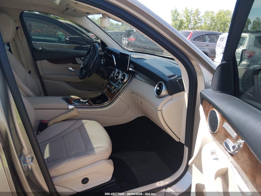 2019 Mercedes-benz Glc VIN WDC0G4KB7KF598650 IAAI salvage auction — HAIL, Salvage Title, sold $14,100 on 2026-07-28 (photo 5)
