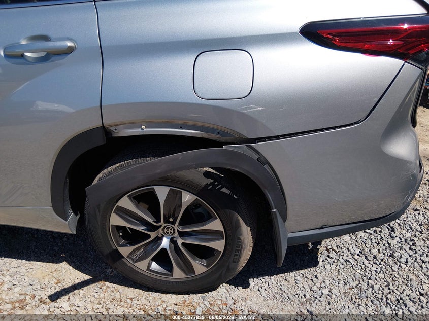 2020 Toyota Highlander VIN 5TDGBRCH8LS507499 IAAI salvage auction — REAR END, Salvage Title, sold $18,200 on 2026-07-09 (photo 6)