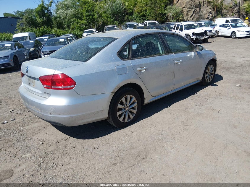2012 Volkswagen Passat VIN 1VWAP7A31CC065294 IAAI salvage auction — NORMAL WEAR, Clear (Rhode Island), sold $225 on 2026-07-10 (photo 4)