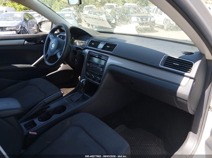 2012 Volkswagen Passat VIN 1VWAP7A31CC065294 IAAI salvage auction — NORMAL WEAR, Clear (Rhode Island), sold $225 on 2026-07-10 (photo 5)