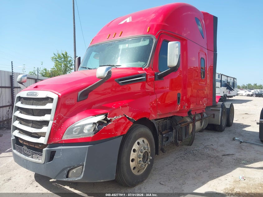 2018 Freightliner New cascadia 126 VIN 3AKJHHDRXJSJX2473 IAAI salvage auction — FRONT END, Salvage (Texas), sold $12,900 on 2026-08-12 (photo 2)