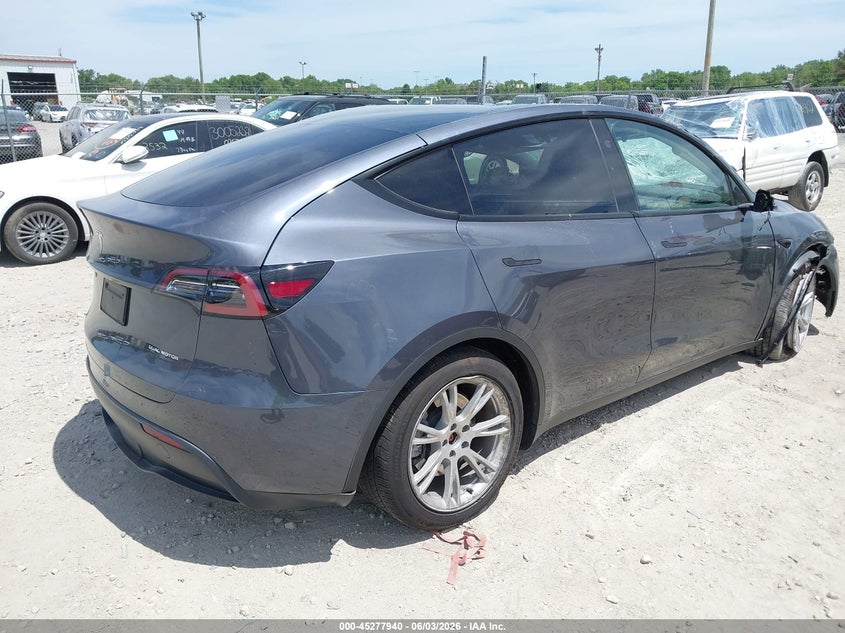 2023 Tesla Model y VIN 7SAYGDEE0PF887303 IAAI salvage auction — ROOF, Salvage Title, sold $3,050 on 2026-07-21 (photo 4)