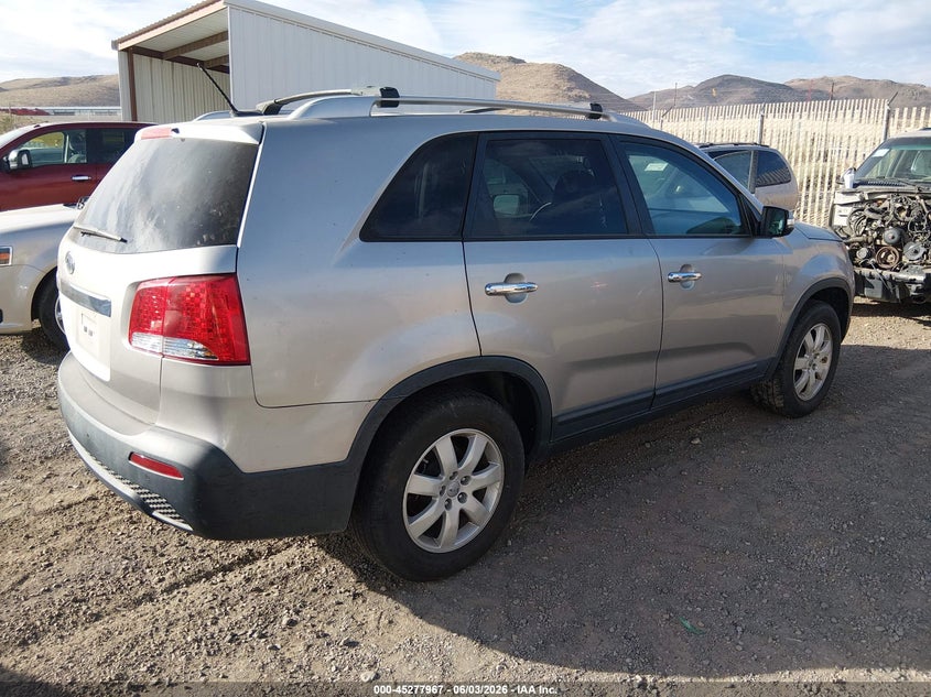 2013 Kia Sorento VIN 5XYKT4A69DG423217 IAAI salvage auction — NORMAL WEAR, Regular (Nevada), sold $275 on 2026-07-24 (photo 4)