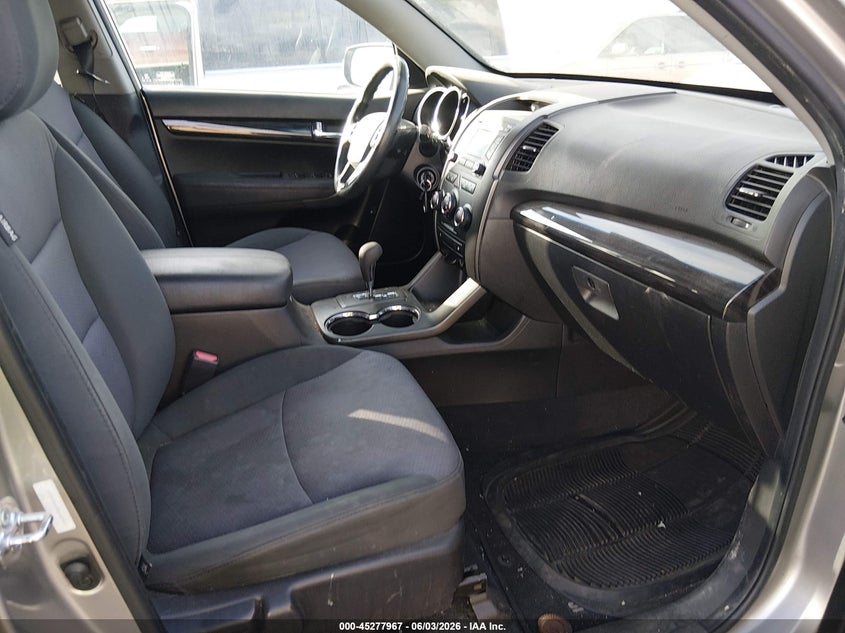 2013 Kia Sorento VIN 5XYKT4A69DG423217 IAAI salvage auction — NORMAL WEAR, Regular (Nevada), sold $275 on 2026-07-24 (photo 5)