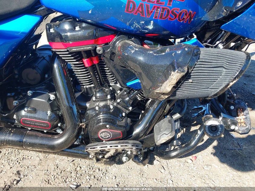 2026 Harley-davidson Road glide VIN 1HD1TL818TB952035 IAAI salvage auction — FRONT & REAR, Salvage Title, sold $7,800 on 2026-07-22 (photo 8)