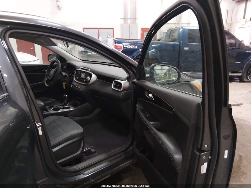 2018 Kia Sorento VIN 5XYPGDA5XJG367463 IAAI salvage auction — REAR END, Salvage Title, sold $1,250 on 2026-07-10 (photo 5)