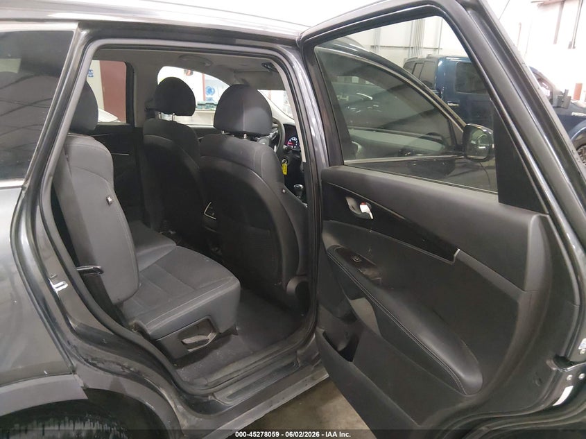 2018 Kia Sorento VIN 5XYPGDA5XJG367463 IAAI salvage auction — REAR END, Salvage Title, sold $1,250 on 2026-07-10 (photo 8)