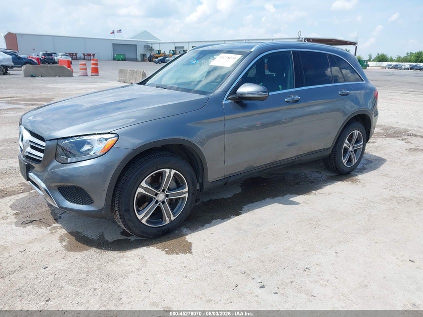 2017 Mercedes-benz Glc VIN WDC0G4KB9HF142545 IAAI salvage auction — RIGHT FRONT, Salvage Title, sold $8,300 on 2026-07-08 (photo 2)
