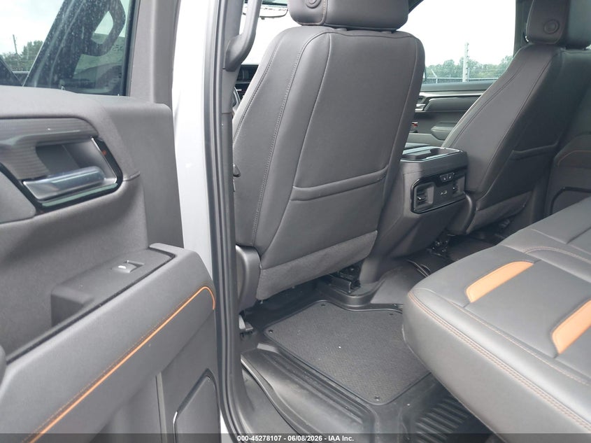 2025 Gmc SIERRA VIN 3GTUUEE88SG325317 IAAI salvage auction — UNDERCARRIAGE, Salvage Title, sold $28,250 on 2026-07-06 (photo 8)