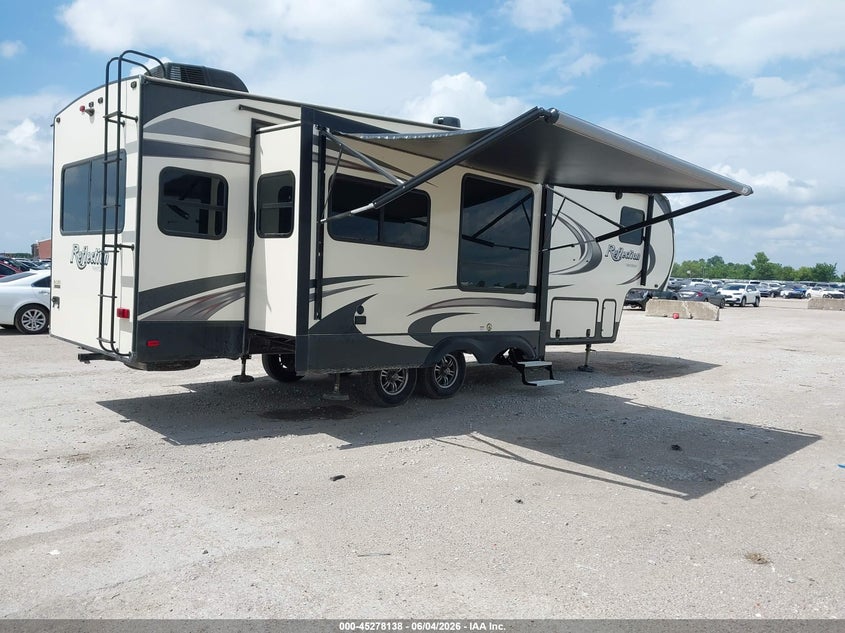 2019 Grand design Reflection VIN 573FR3324K3322732 IAAI salvage auction — HAIL, Original (Texas), sold $17,650 on 2026-08-19 (photo 4)