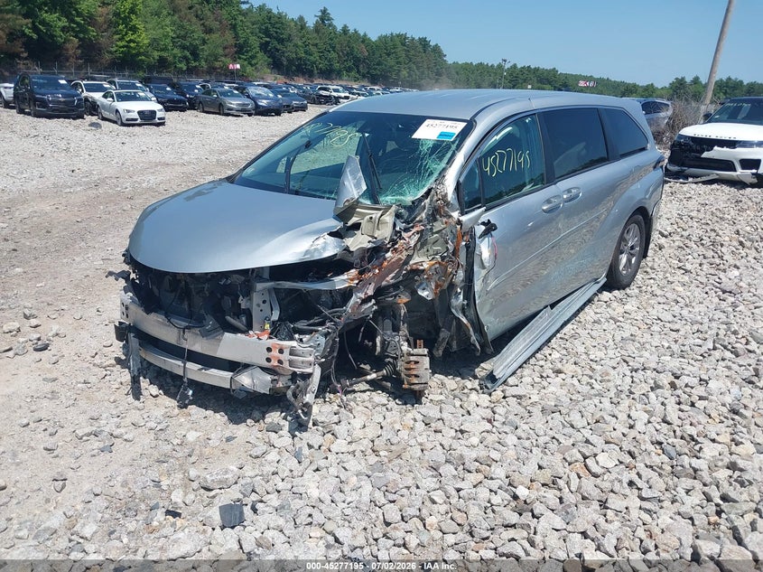 2021 Toyota Sienna VIN 5TDKRKECXMS012351 IAAI salvage auction — FRONT END, Salvage Title, sold $3,750 on 2026-07-24 (photo 2)