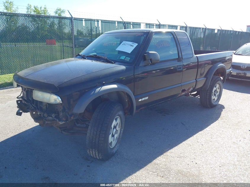 2003 Chevrolet S-10 VIN 1GCCT19XX38219709 IAAI salvage auction — NORMAL WEAR, Clear (New York), sold $400 on 2026-07-07 (photo 2)