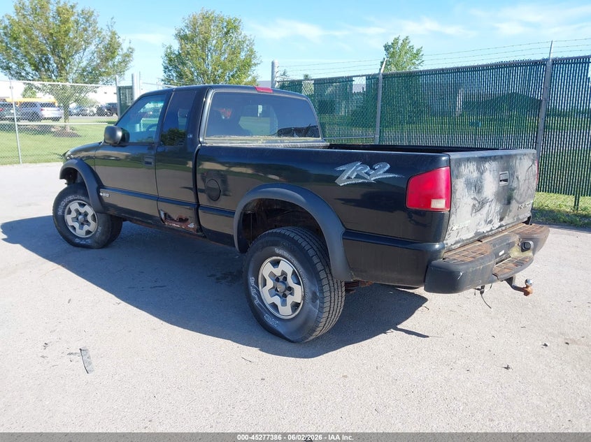 2003 Chevrolet S-10 VIN 1GCCT19XX38219709 IAAI salvage auction — NORMAL WEAR, Clear (New York), sold $400 on 2026-07-07 (photo 3)