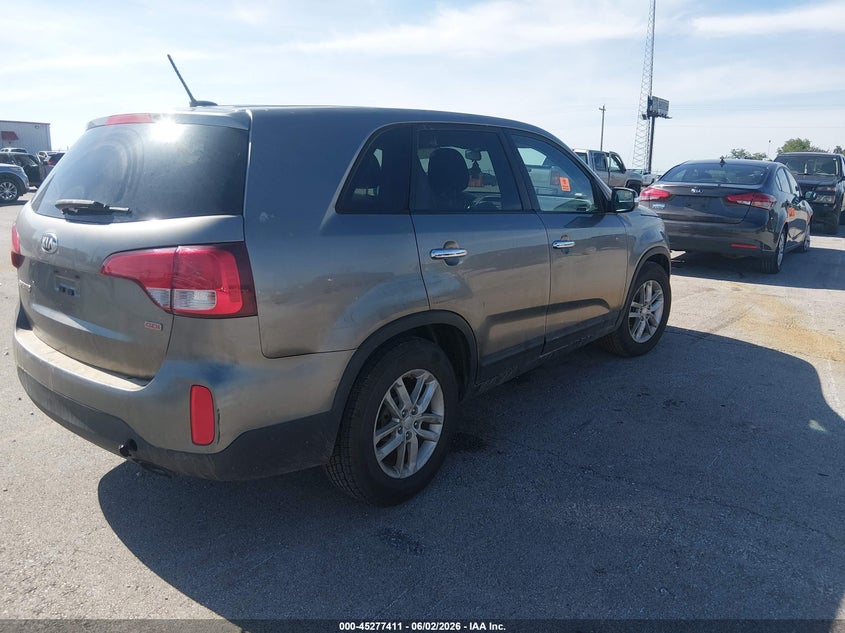 2015 Kia Sorento VIN 5XYKT3A66FG602022 IAAI salvage auction — WATER/FLOOD, Salvage (Missouri), sold $25 on 2026-07-23 (photo 4)