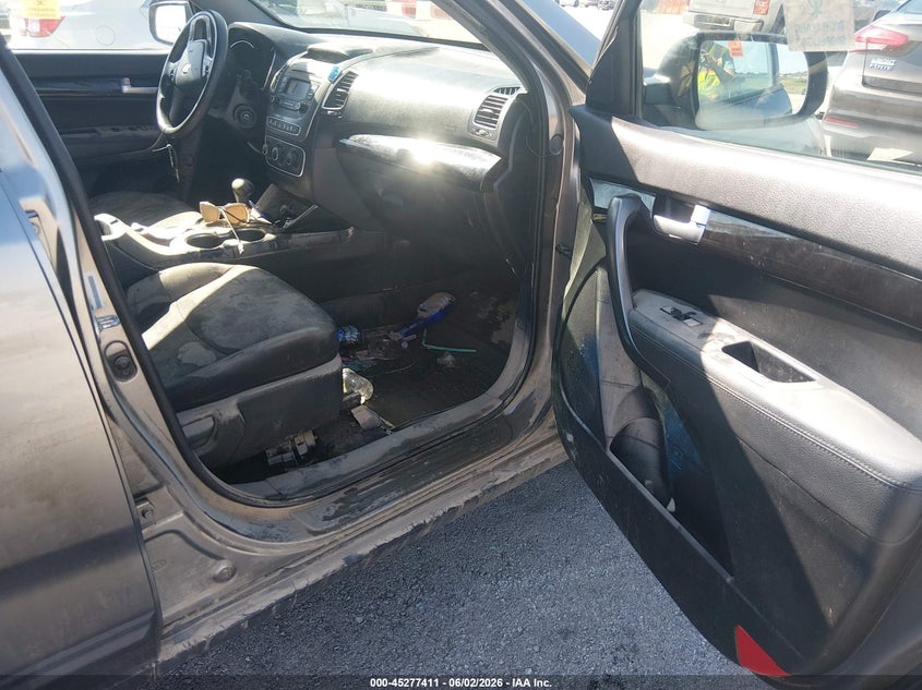 2015 Kia Sorento VIN 5XYKT3A66FG602022 IAAI salvage auction — WATER/FLOOD, Salvage (Missouri), sold $25 on 2026-07-23 (photo 5)