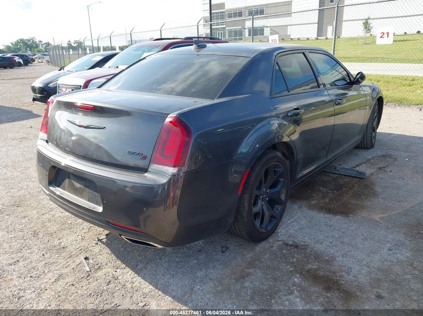 2022 Chrysler 300 VIN 2C3CCABG8NH221762 IAAI salvage auction — WATER/FLOOD, Salvage (Texas), sold $7,000 on 2026-08-11 (photo 4)