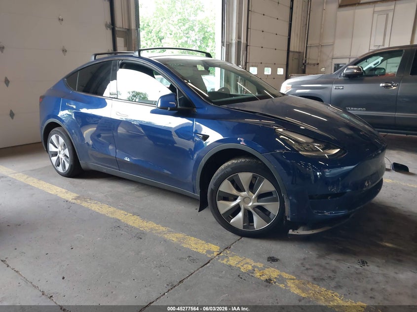 2022 Tesla Model y VIN 7SAYGDEE8NF428579 IAAI salvage auction — LEFT SIDE, Salvage (Oregon), sold $8,400 on 2026-07-30 (photo 1)