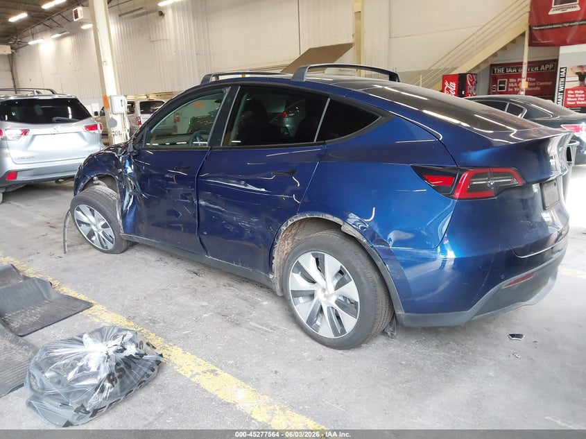 2022 Tesla Model y VIN 7SAYGDEE8NF428579 IAAI salvage auction — LEFT SIDE, Salvage (Oregon), sold $8,400 on 2026-07-30 (photo 3)