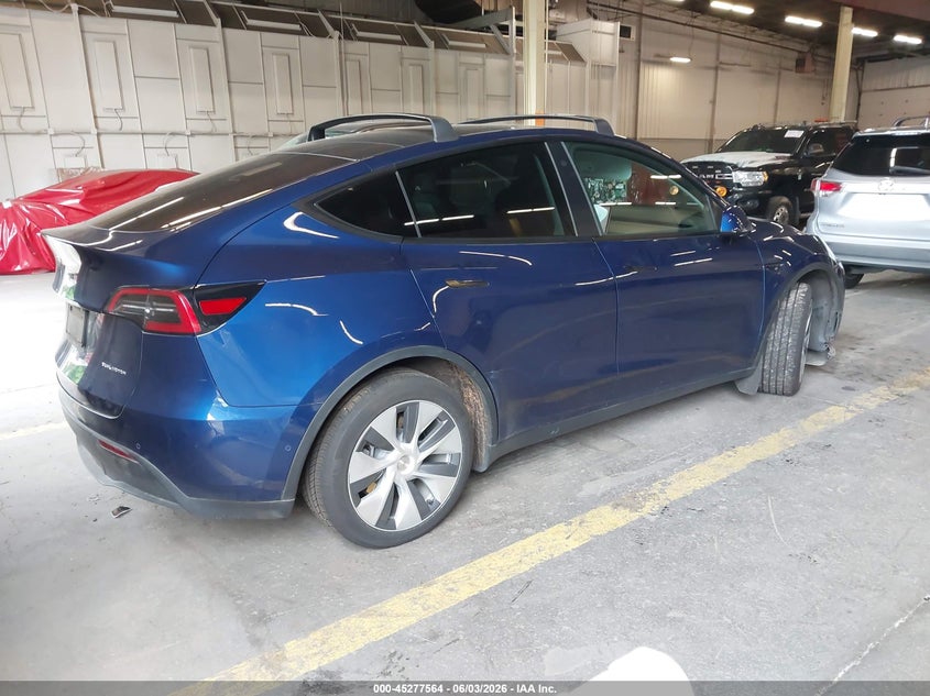 2022 Tesla Model y VIN 7SAYGDEE8NF428579 IAAI salvage auction — LEFT SIDE, Salvage (Oregon), sold $8,400 on 2026-07-30 (photo 4)