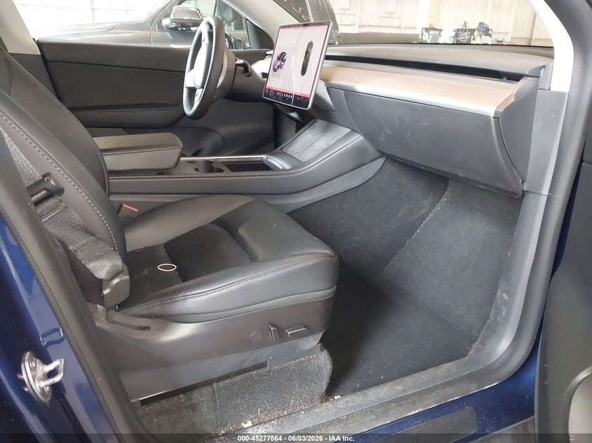 2022 Tesla Model y VIN 7SAYGDEE8NF428579 IAAI salvage auction — LEFT SIDE, Salvage (Oregon), sold $8,400 on 2026-07-30 (photo 5)