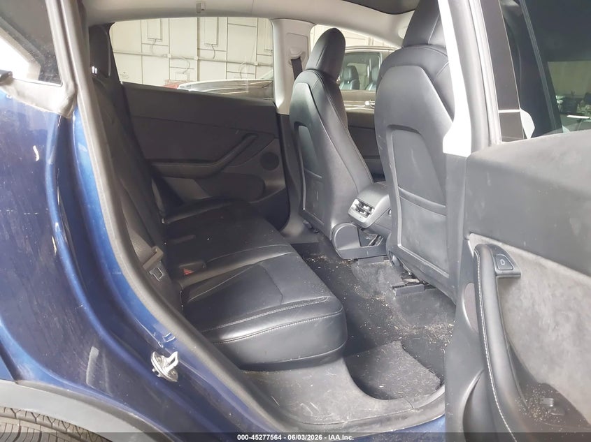 2022 Tesla Model y VIN 7SAYGDEE8NF428579 IAAI salvage auction — LEFT SIDE, Salvage (Oregon), sold $8,400 on 2026-07-30 (photo 8)