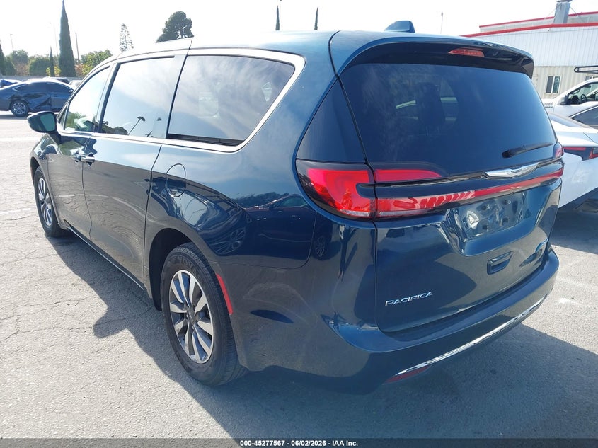 2022 Chrysler Pacifica VIN 2C4RC1L76NR184225 IAAI salvage auction — NORMAL WEAR, Clear-Dealer Only (Minnesota), sold $8,575 on 2026-07-30 (photo 3)