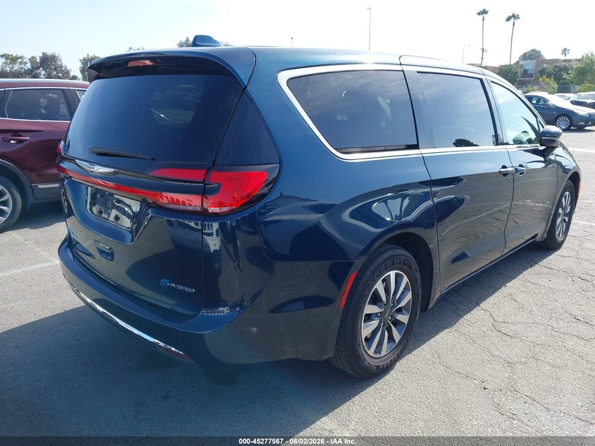 2022 Chrysler Pacifica VIN 2C4RC1L76NR184225 IAAI salvage auction — NORMAL WEAR, Clear-Dealer Only (Minnesota), sold $8,575 on 2026-07-30 (photo 4)