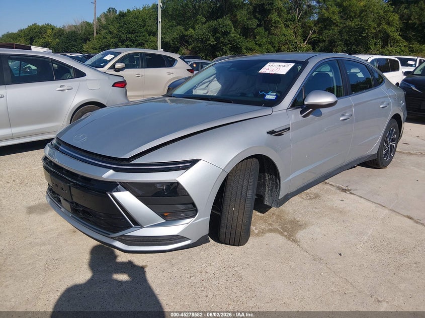2026 Hyundai Sonata VIN KMHL24JJ8TA164578 IAAI salvage auction — RIGHT FRONT, Salvage Title, sold $6,875 on 2026-07-20 (photo 2)
