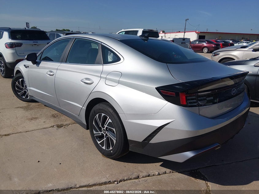 2026 Hyundai Sonata VIN KMHL24JJ8TA164578 IAAI salvage auction — RIGHT FRONT, Salvage Title, sold $6,875 on 2026-07-20 (photo 3)
