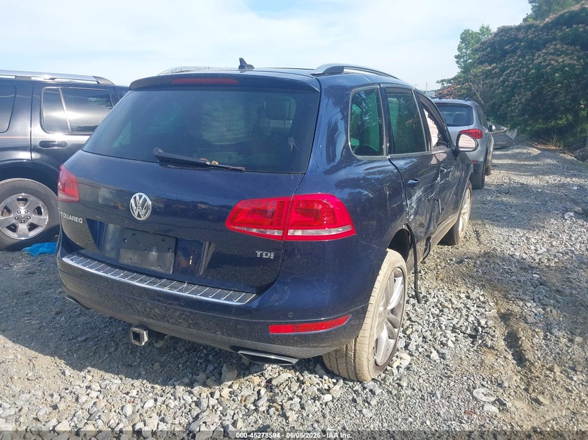 2014 Volkswagen Touareg VIN WVGEP9BP4ED010722 IAAI salvage auction — ROLLOVER, Salvage Title, sold $650 on 2026-07-28 (photo 4)