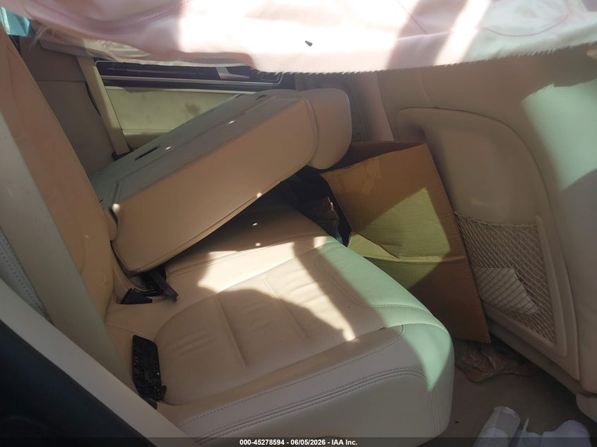 2014 Volkswagen Touareg VIN WVGEP9BP4ED010722 IAAI salvage auction — ROLLOVER, Salvage Title, sold $650 on 2026-07-28 (photo 8)