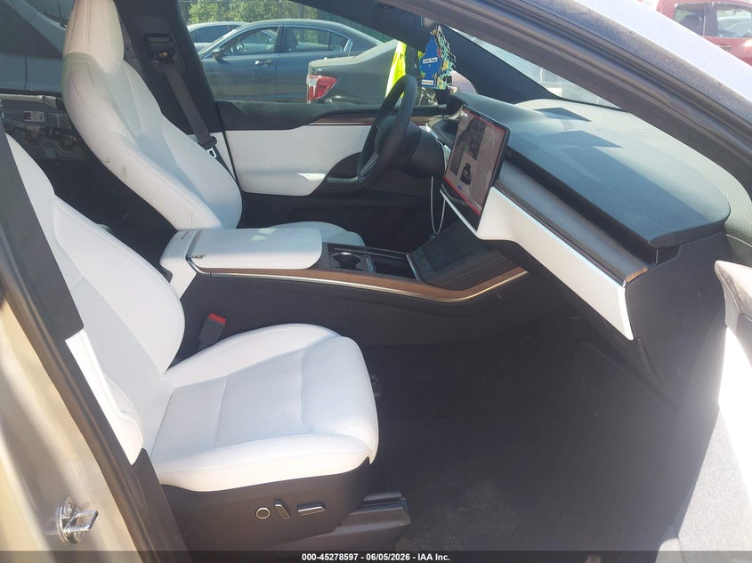 2026 Tesla Model x VIN 7SAXCBE58TF481775 IAAI salvage auction — LEFT SIDE, Salvage - 75% Or Less (Maryland), sold $33,500 on 2026-07-09 (photo 5)