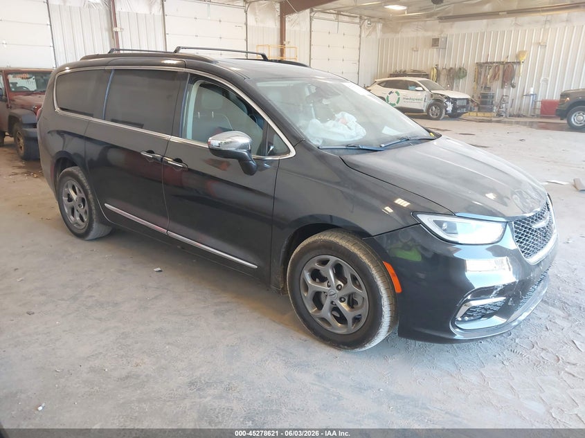 2022 Chrysler Pacifica VIN 2C4RC3GG1NR174322 IAAI salvage auction — FRONT END, Clear (Michigan), sold $13,600 on 2026-08-24 (photo 1)